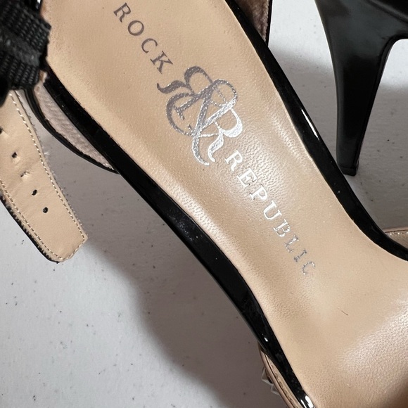 ROCK & REPUBLIC studded Black and Tan peep toe stiletto sexy and versatile - Picture 10 of 10